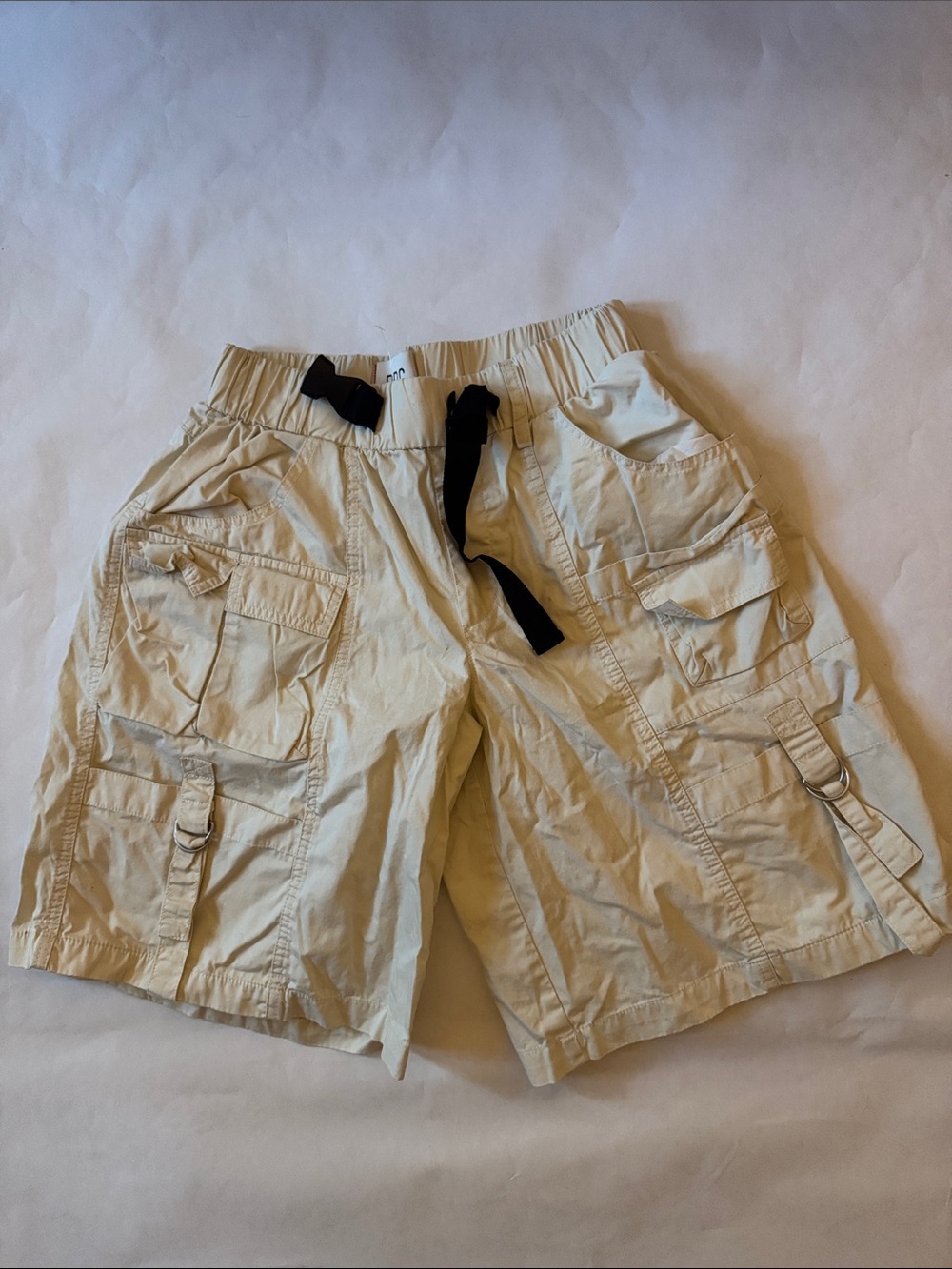 BDG Cargo Shorts - Beige with Black Clip